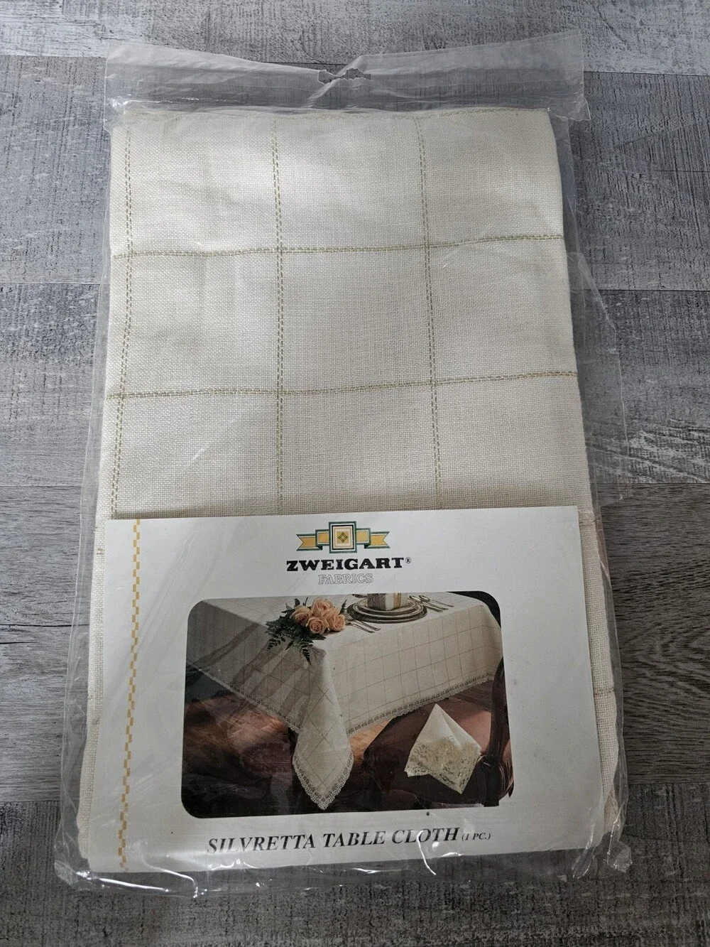 Zweigart Tablecloth Silvretta Needlework Fabric 28 Ct New Vtg 55x55 Sq 241e